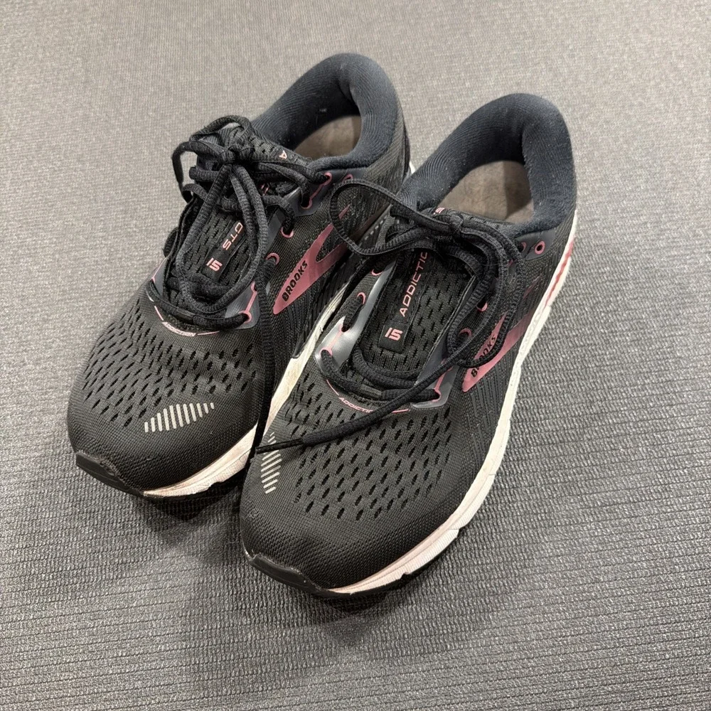 Brooks Addiction GTS 15 Black Running Shoes Size 9 Wide